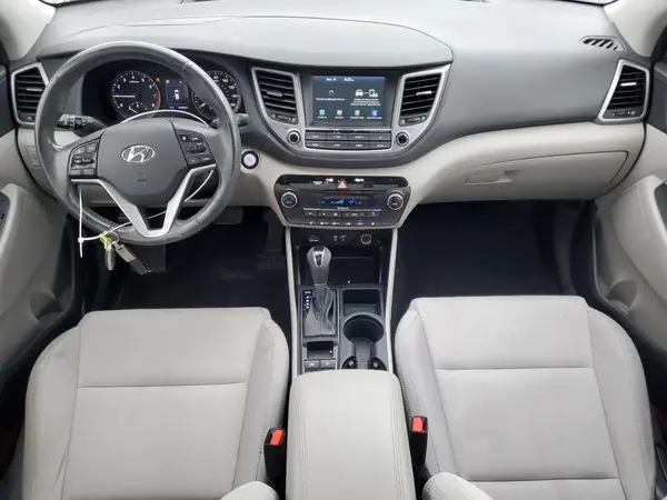 KM8J3CA21JU751336 2018 HYUNDAI TUCSON - Image 8