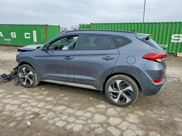 KM8J3CA21JU753779 2018 HYUNDAI TUCSON - Image 2