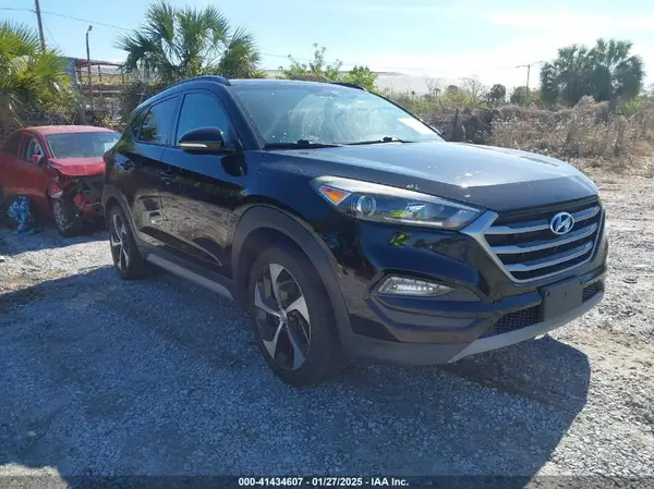 KM8J3CA21JU757332 2018 HYUNDAI TUCSON - Image 1