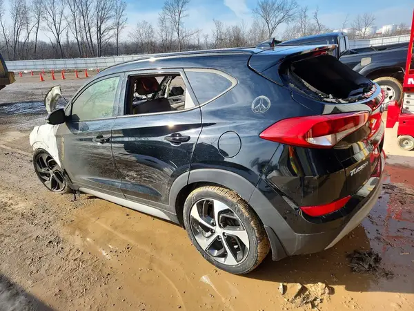 KM8J3CA21JU794039 2018 HYUNDAI TUCSON - Image 2
