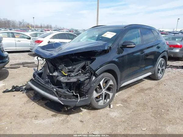 KM8J3CA21JU794123 2018 HYUNDAI TUCSON - Image 2