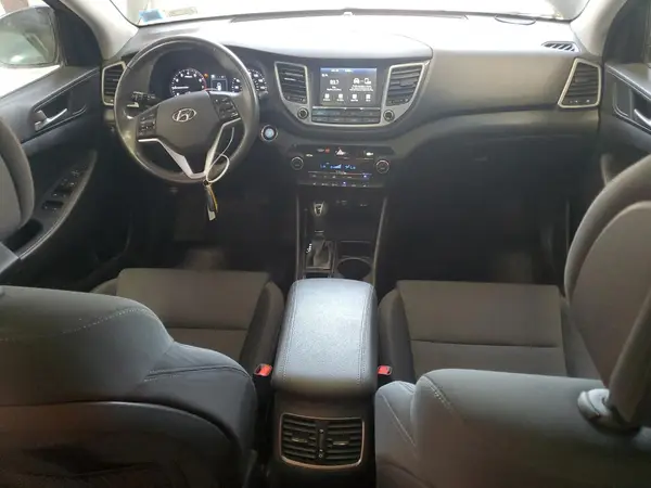 KM8J3CA21JU801300 2018 HYUNDAI TUCSON - Image 8