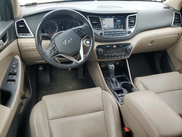 KM8J3CA21JU825418 2018 HYUNDAI TUCSON - Image 8