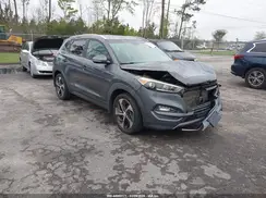 KM8J3CA22GU028572 2016 HYUNDAI TUCSON