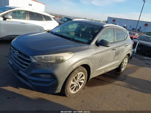 KM8J3CA22GU044061 2016 HYUNDAI TUCSON - Image 2