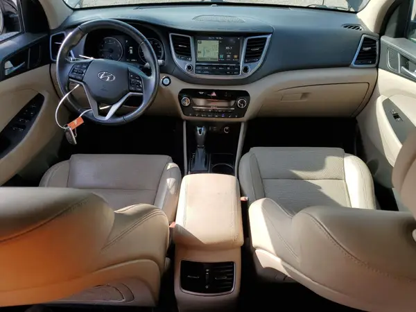 KM8J3CA22GU057764 2016 HYUNDAI TUCSON - Image 8