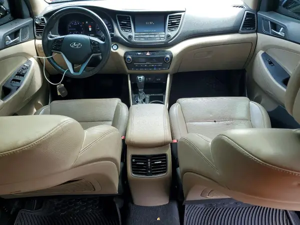 KM8J3CA22GU061250 2016 HYUNDAI TUCSON - Image 8
