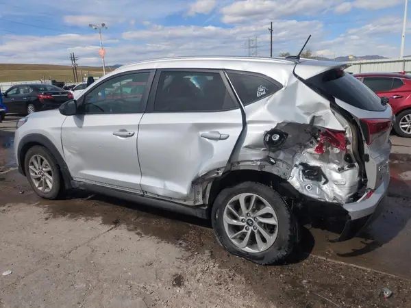 KM8J3CA22GU062205 2016 HYUNDAI TUCSON - Image 2