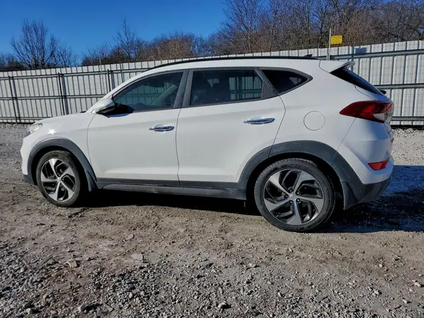 KM8J3CA22GU063001 2016 HYUNDAI TUCSON - Image 2