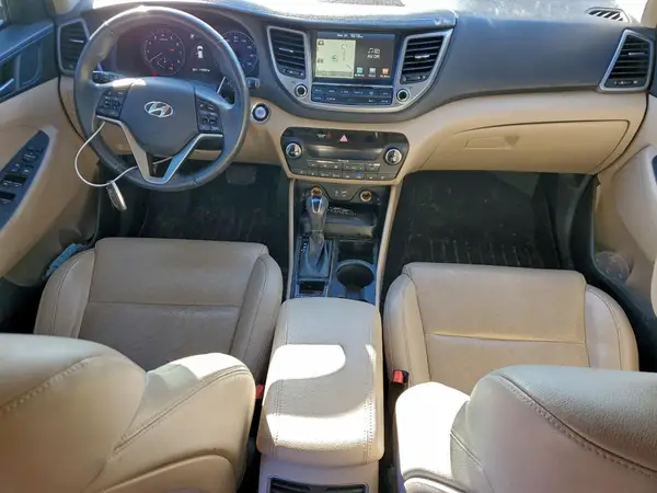 KM8J3CA22GU063001 2016 HYUNDAI TUCSON - Image 8