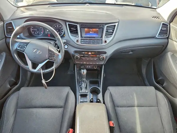 KM8J3CA22GU079019 2016 HYUNDAI TUCSON - Image 8