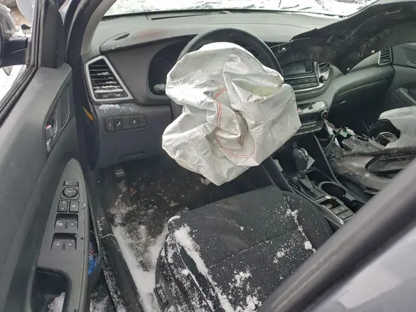 KM8J3CA22GU081854 2016 HYUNDAI TUCSON - Image 8