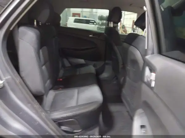 KM8J3CA22GU095429 2016 HYUNDAI TUCSON - Image 8