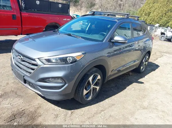 KM8J3CA22GU110401 2016 HYUNDAI TUCSON - Image 2