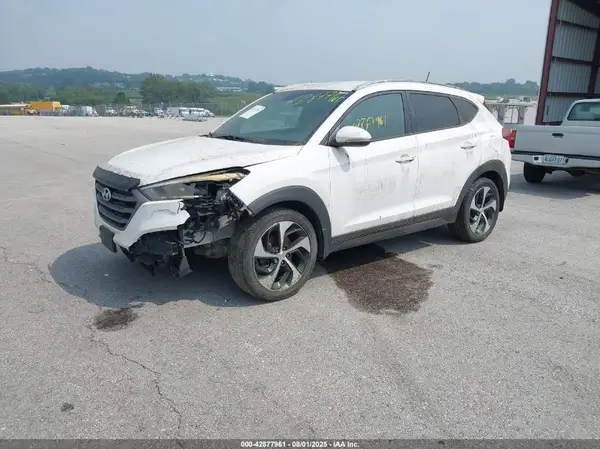KM8J3CA22GU110821 2016 HYUNDAI TUCSON - Image 2