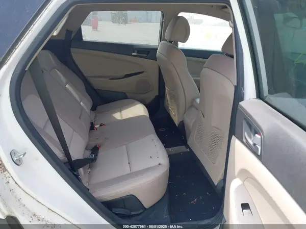 KM8J3CA22GU110821 2016 HYUNDAI TUCSON - Image 8