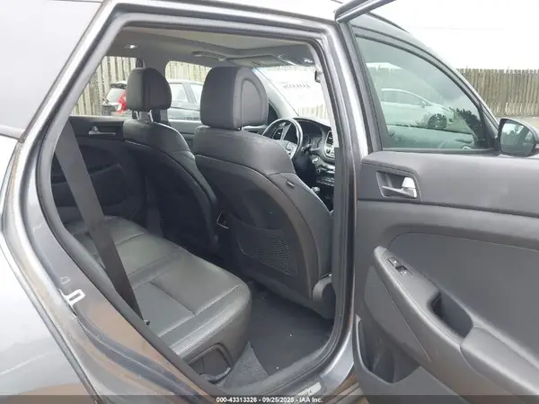 KM8J3CA22GU118563 2016 HYUNDAI TUCSON - Image 8