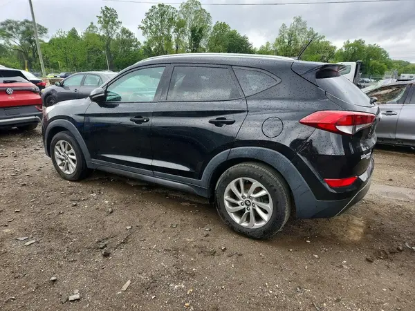 KM8J3CA22GU121723 2016 HYUNDAI TUCSON - Image 2