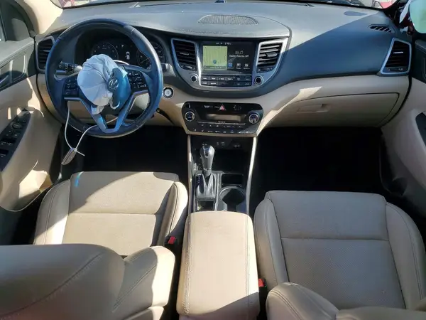 KM8J3CA22GU128235 2016 HYUNDAI TUCSON - Image 8
