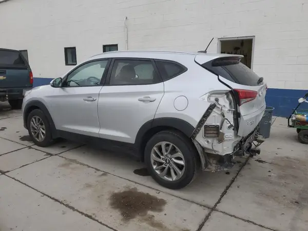KM8J3CA22GU145892 2016 HYUNDAI TUCSON - Image 2