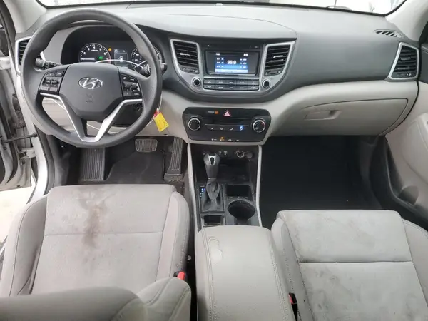 KM8J3CA22GU145892 2016 HYUNDAI TUCSON - Image 8