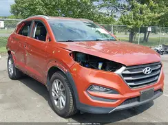 KM8J3CA22GU158626 2016 HYUNDAI TUCSON