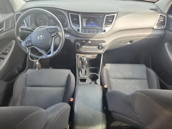 KM8J3CA22GU169318 2016 HYUNDAI TUCSON - Image 8