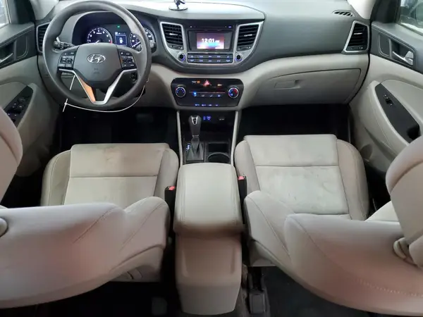 KM8J3CA22GU194302 2016 HYUNDAI TUCSON - Image 8