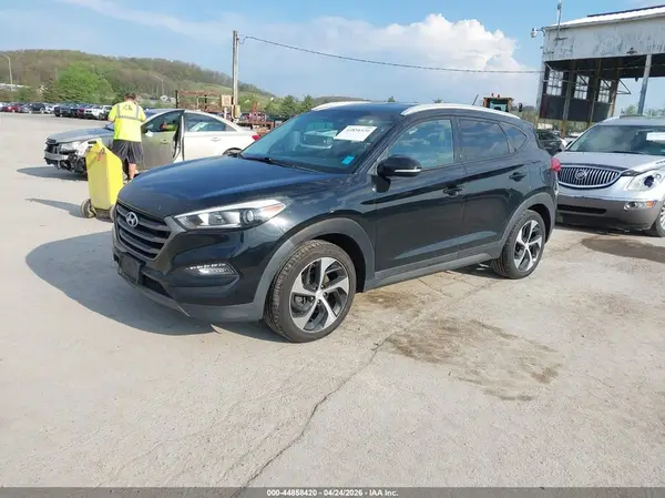KM8J3CA22GU197751 2016 HYUNDAI TUCSON - Image 2