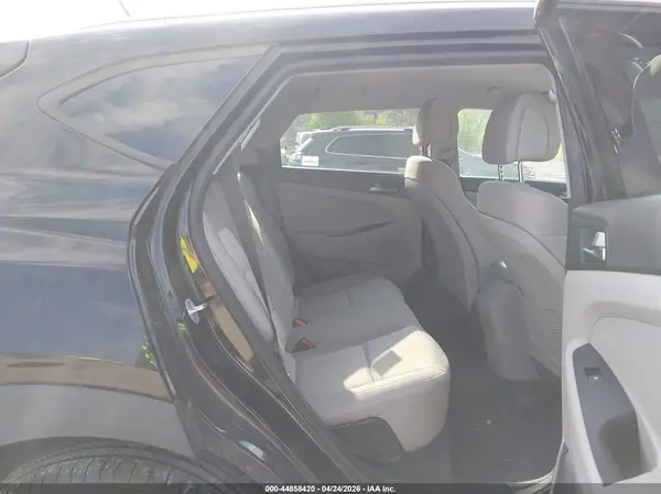 KM8J3CA22GU197751 2016 HYUNDAI TUCSON - Image 8