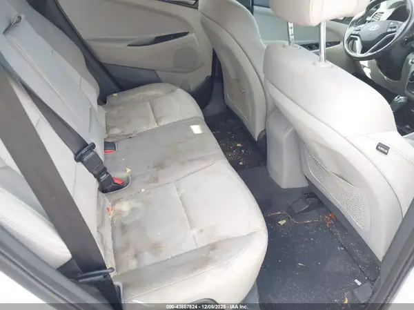 KM8J3CA22GU221160 2016 HYUNDAI TUCSON - Image 8
