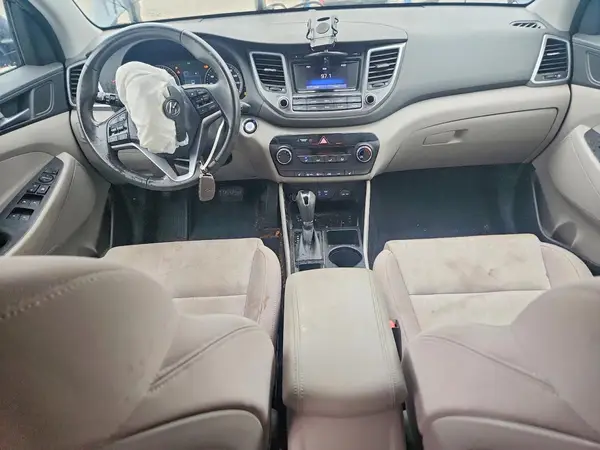 KM8J3CA22GU227475 2016 HYUNDAI TUCSON - Image 8