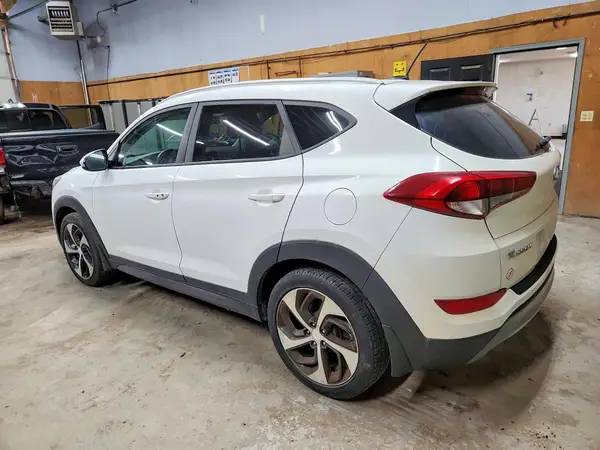 KM8J3CA22GU233597 2016 HYUNDAI TUCSON - Image 2