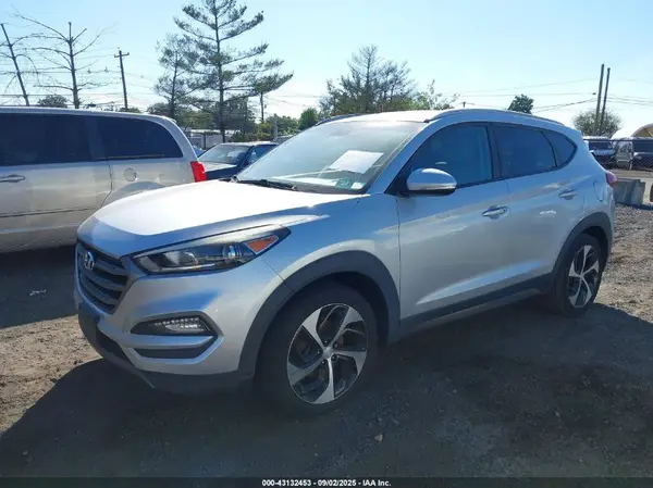 KM8J3CA22GU240405 2016 HYUNDAI TUCSON - Image 2