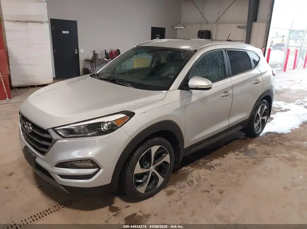 KM8J3CA22GU245653 2016 HYUNDAI TUCSON - Image 2