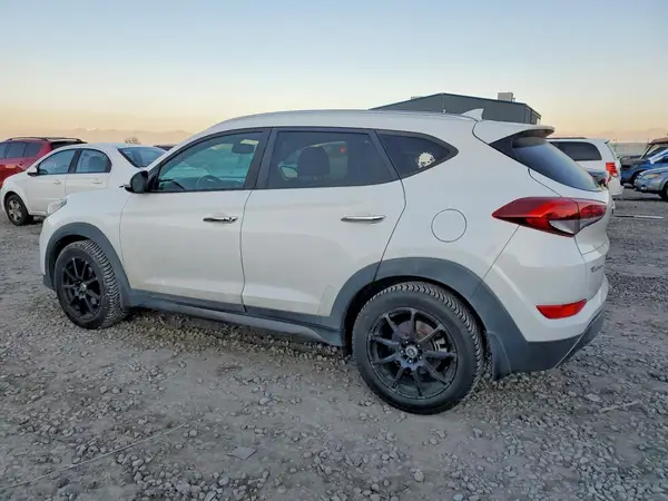 KM8J3CA22GU267720 2016 HYUNDAI TUCSON - Image 2