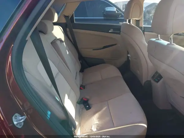 KM8J3CA22HU269632 2017 HYUNDAI TUCSON - Image 8