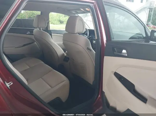 KM8J3CA22HU271722 2017 HYUNDAI TUCSON - Image 8