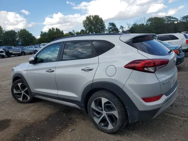KM8J3CA22HU277990 2017 HYUNDAI TUCSON - Image 2