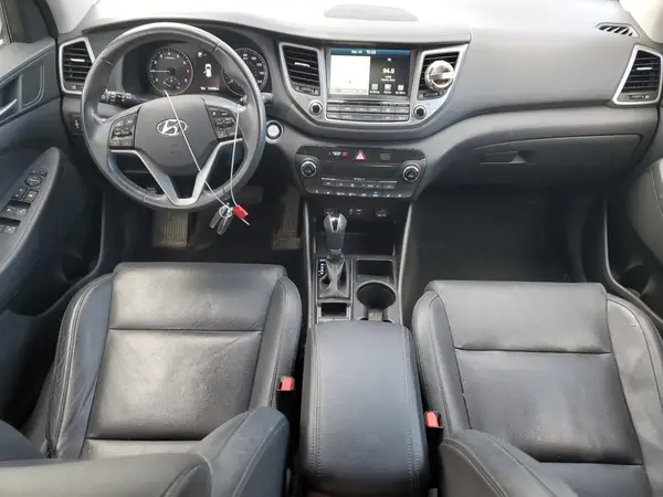 KM8J3CA22HU277990 2017 HYUNDAI TUCSON - Image 8
