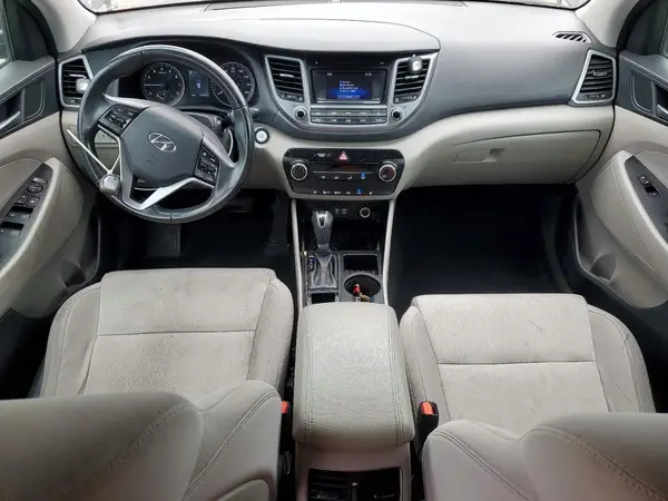 KM8J3CA22HU296555 2017 HYUNDAI TUCSON - Image 8