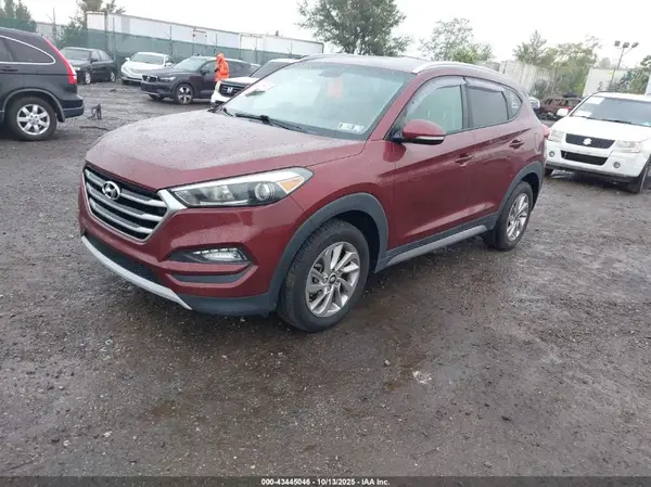 KM8J3CA22HU304119 2017 HYUNDAI TUCSON - Image 2