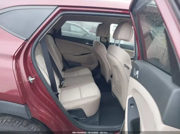 KM8J3CA22HU304119 2017 HYUNDAI TUCSON - Image 8