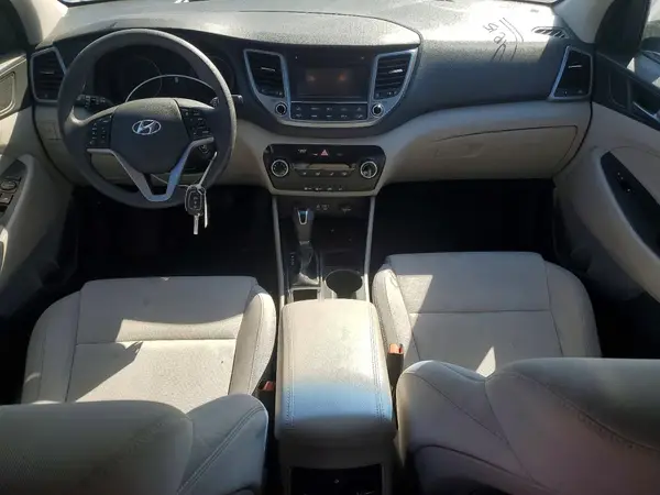 KM8J3CA22HU320577 2017 HYUNDAI TUCSON - Image 8