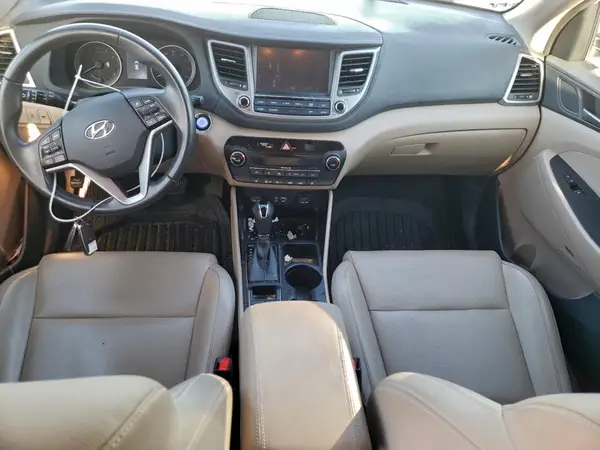 KM8J3CA22HU325424 2017 HYUNDAI TUCSON - Image 8