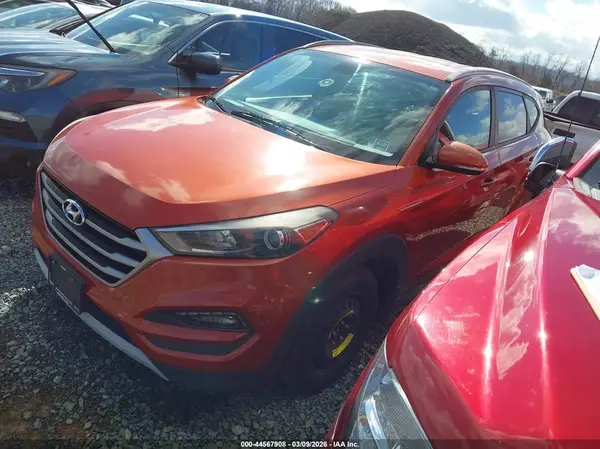 KM8J3CA22HU327061 2017 HYUNDAI TUCSON - Image 2