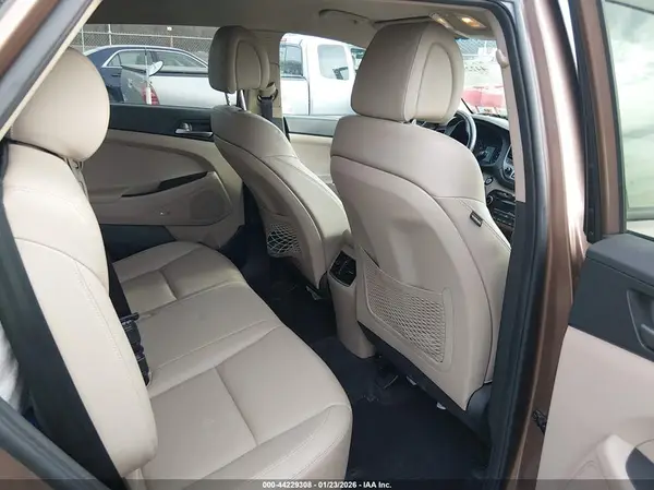 KM8J3CA22HU345205 2017 HYUNDAI TUCSON - Image 8