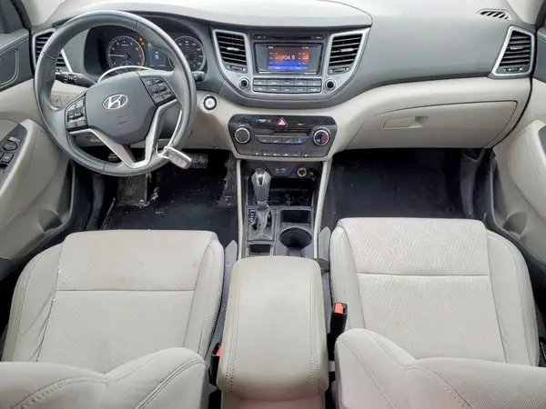 KM8J3CA22HU352705 2017 HYUNDAI TUCSON - Image 8