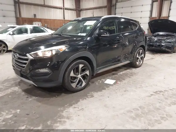 KM8J3CA22HU352736 2017 HYUNDAI TUCSON - Image 2