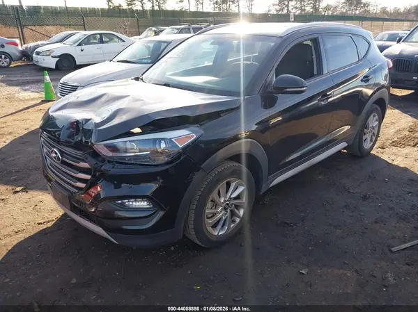 KM8J3CA22HU352803 2017 HYUNDAI TUCSON - Image 2